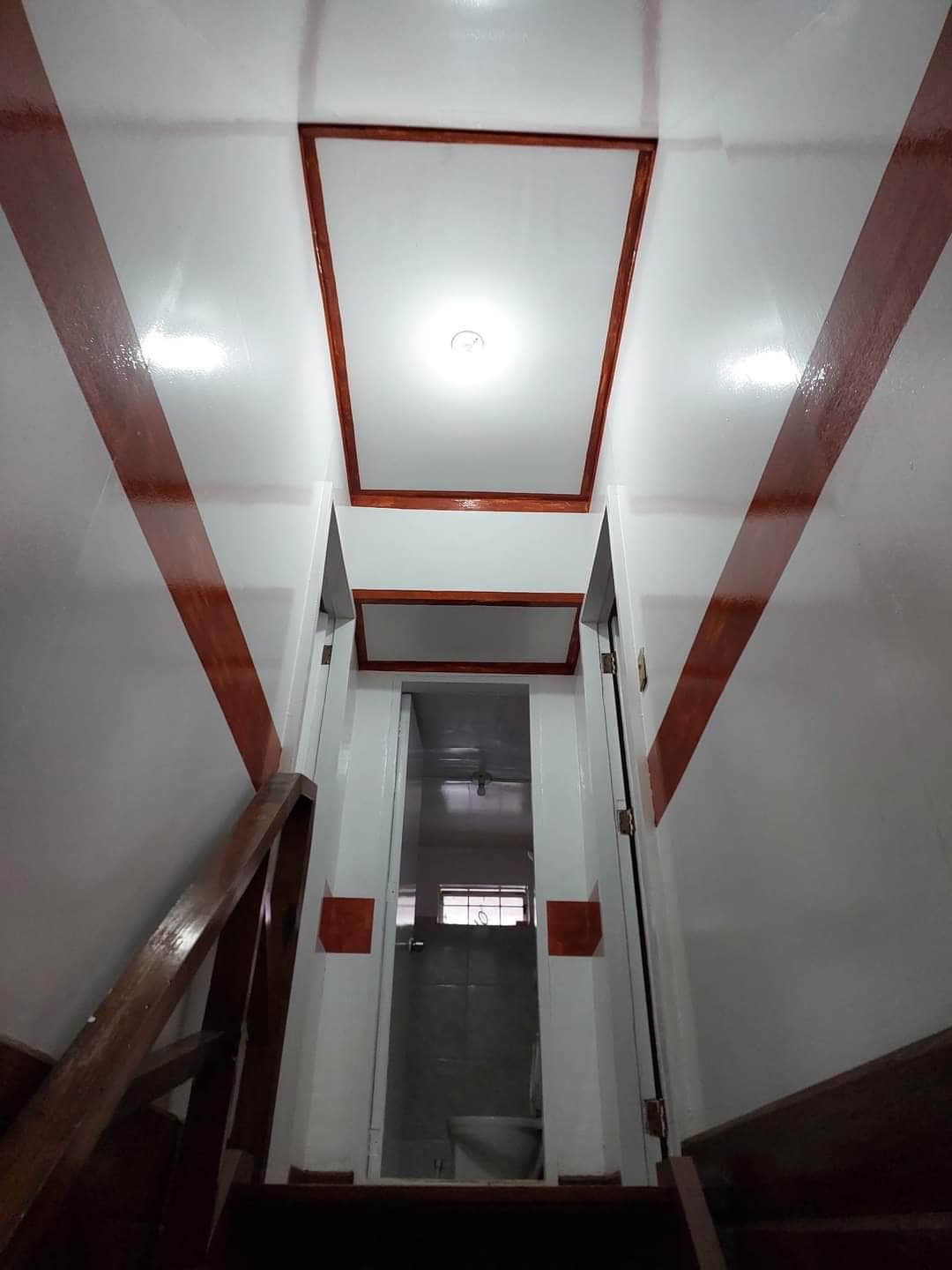 2nd floor hallway & bathroom access