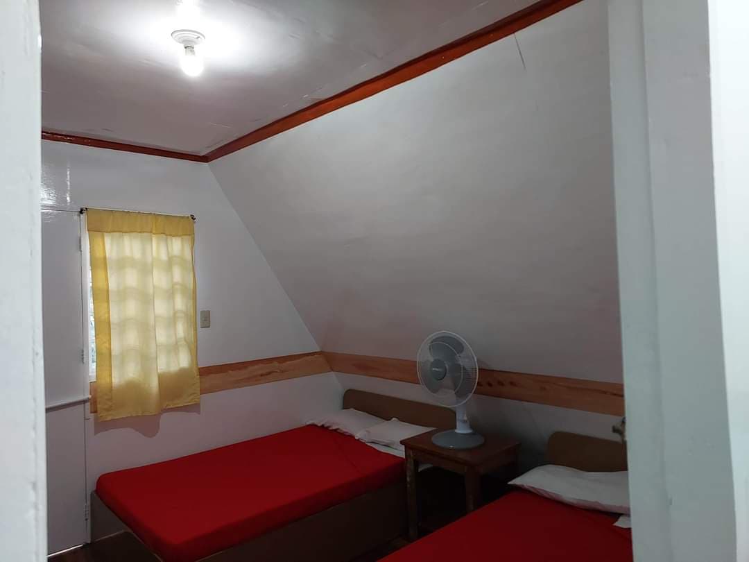 Attic single room — cozy & private