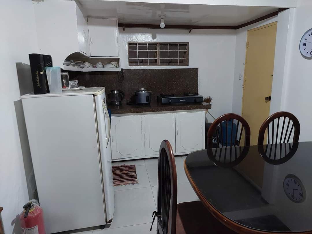Fully equipped kitchen with refrigerator & gas stove