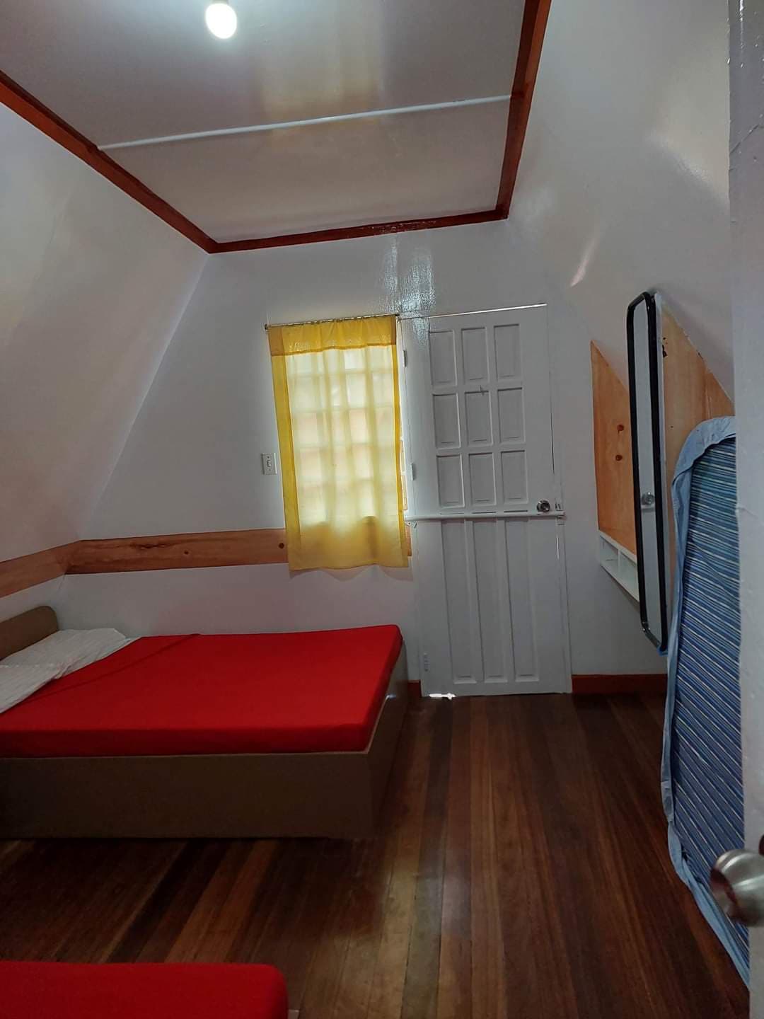 Attic room side view — 2nd Floor